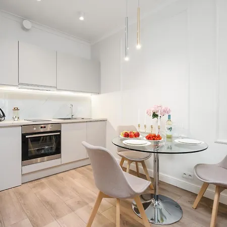 Appartamento Urban Chic - Luxury For Up To 20 Guests In Mennica Residence, Center Varsavia