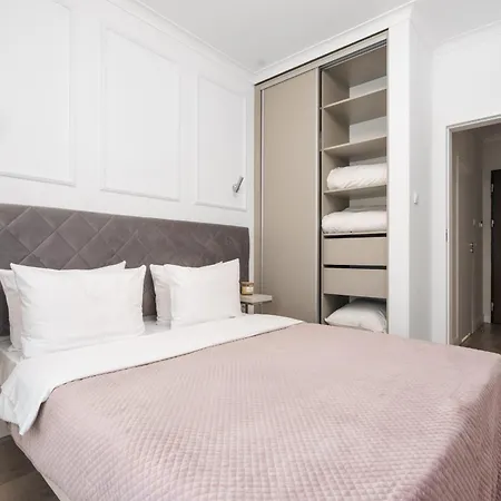 Urban Chic - Luxury For Up To 20 Guests In Mennica Residence, Center *